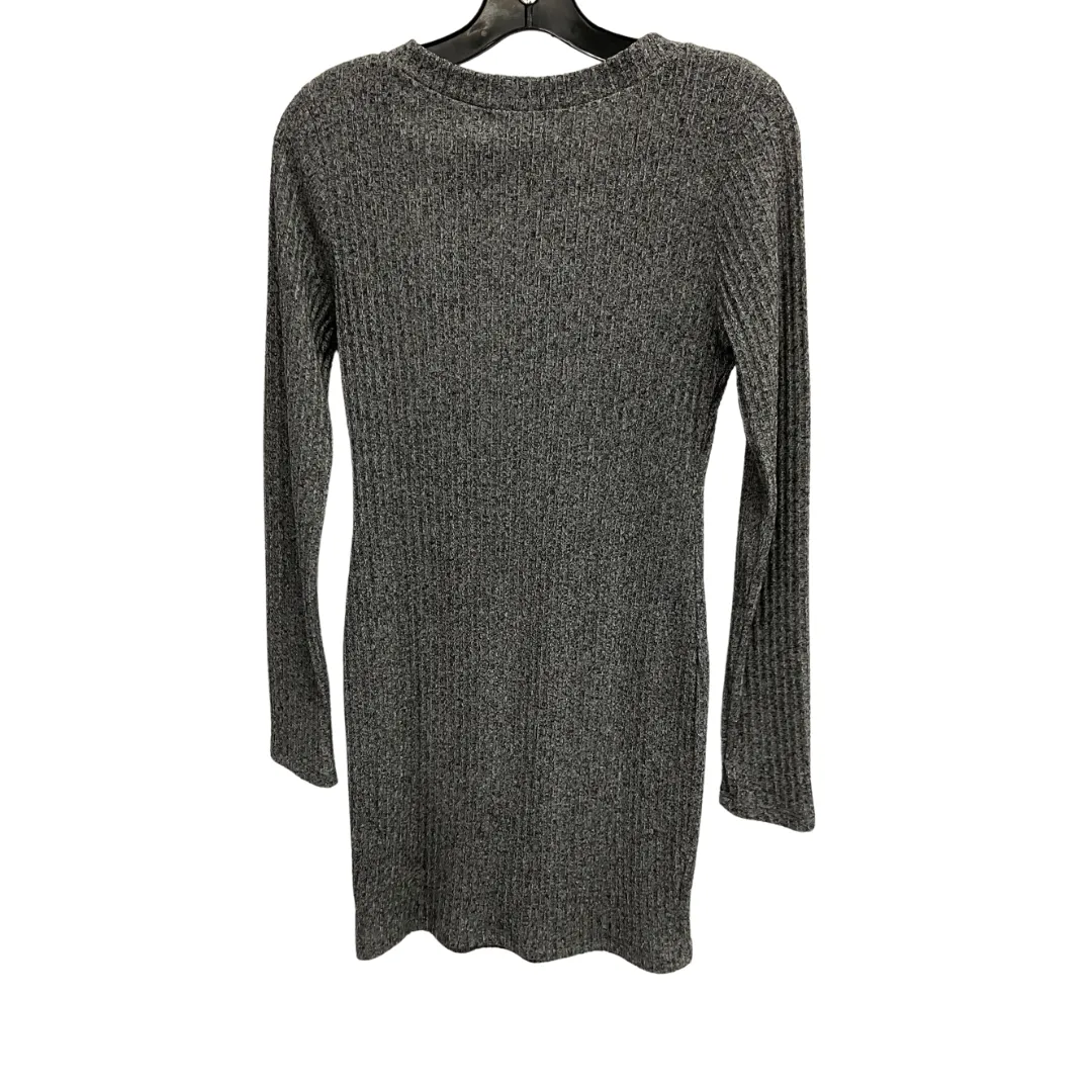 Dress Sweater By Everly In Grey, Size: M