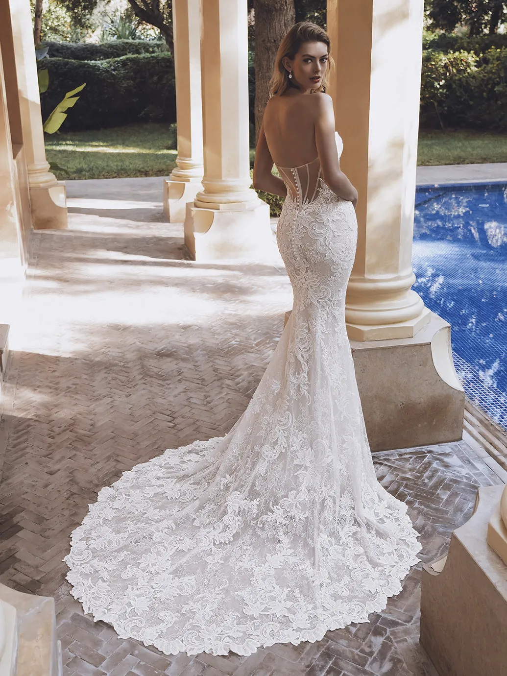 Enzoani: Urvashi