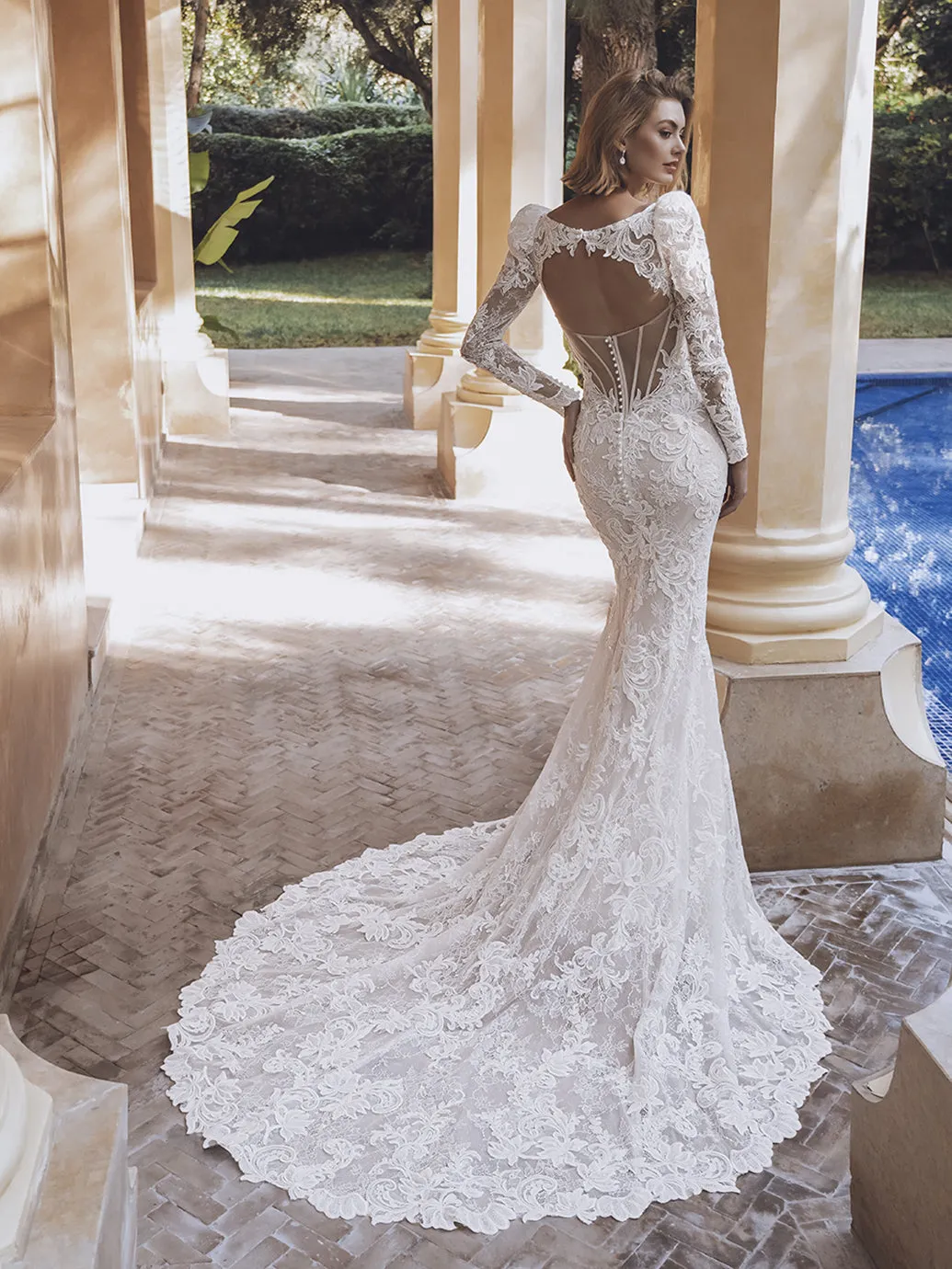 Enzoani: Urvashi