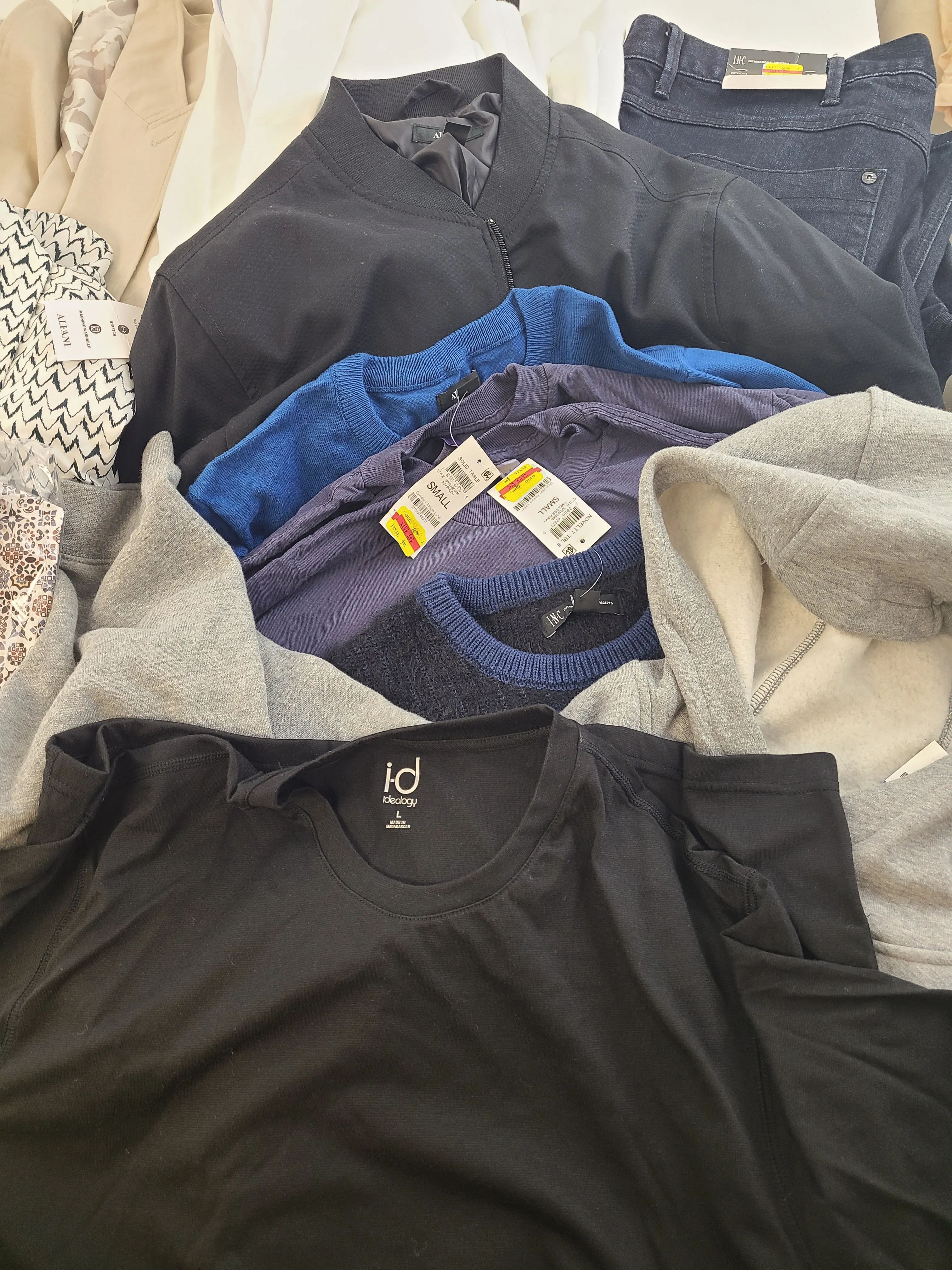 Men's Clothing Wholesale Lot Michael Kors, Polo Ralph Lauren, Calvin Klein, Adidas, American Apparel, Alfani, Club Room and more, 25 Units, Shelf Pulls, MSRP $1,605.49