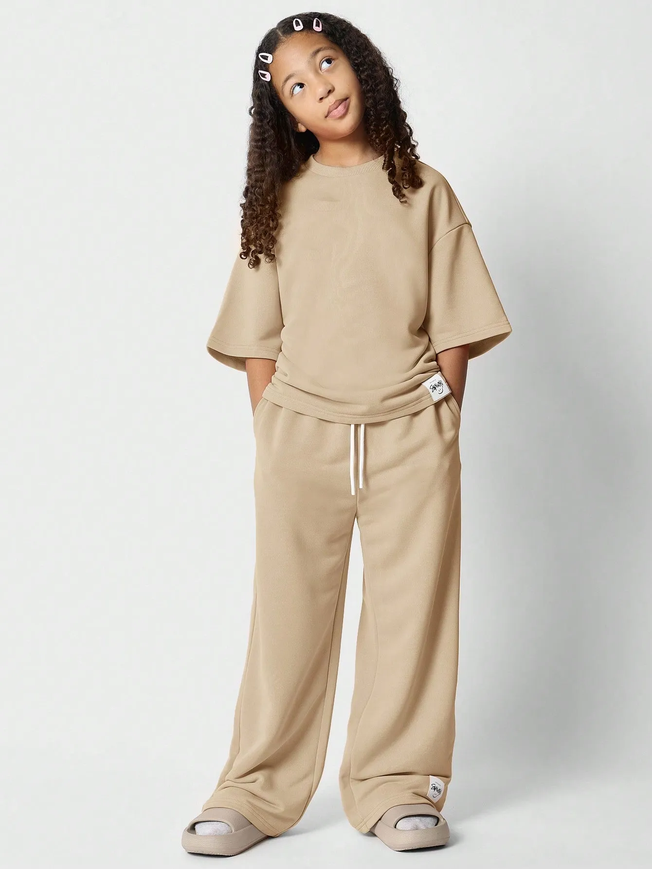 Tween Girls Oversized Fit Tee With Straight Fit Sweatpants 2 Piece Set