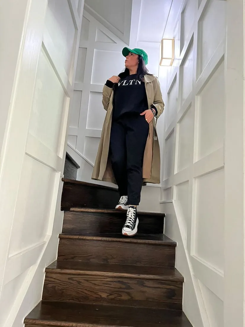Valley Time Mode Graphic Sweatshirt
