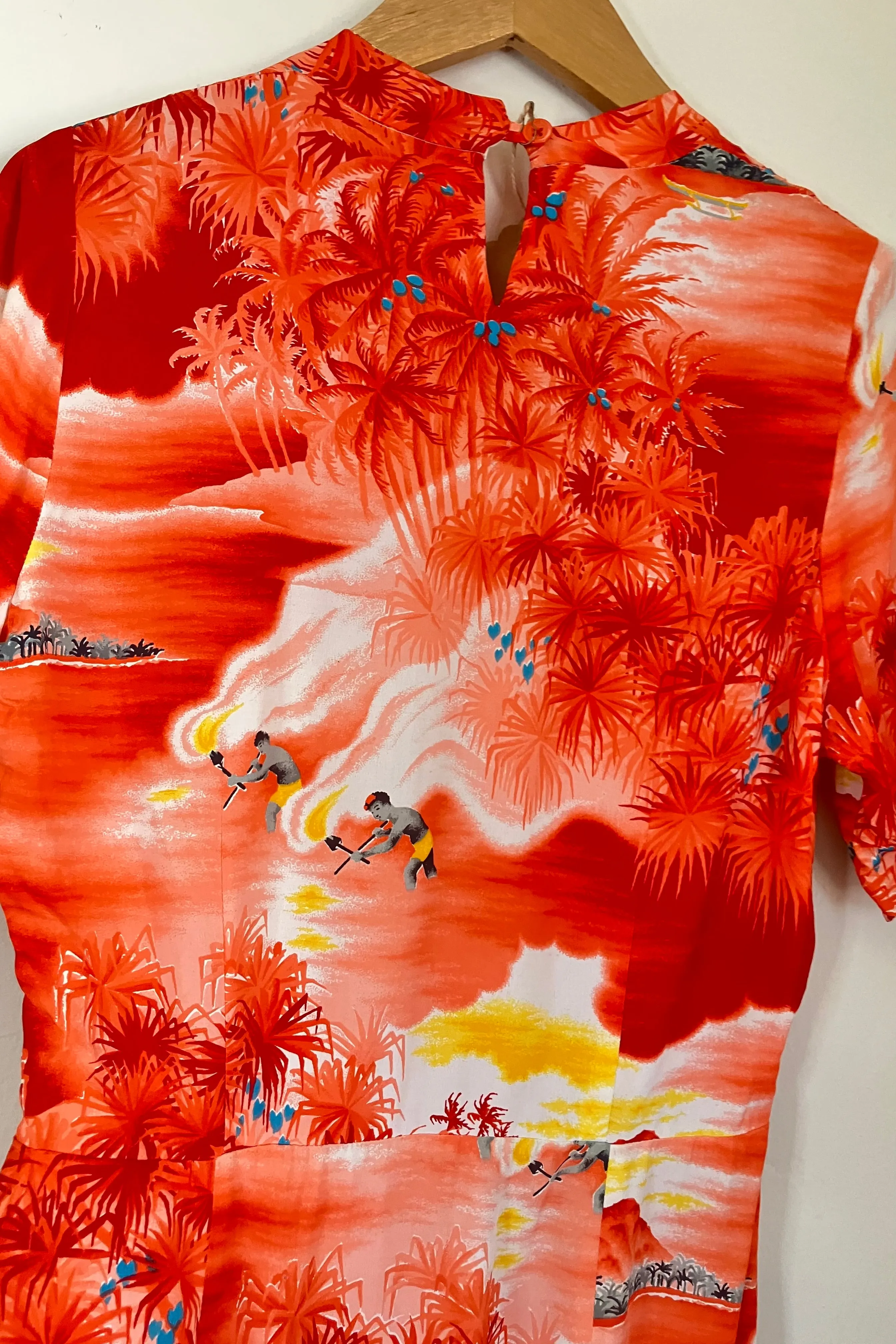 Vintage Hawaiian Novelty Print Dress